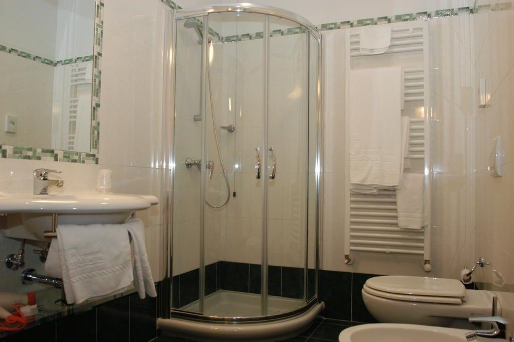 Hotel Conteverde Монтекио Емилия Екстериор снимка