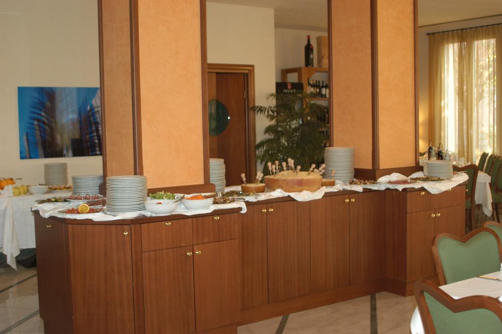 Hotel Conteverde Монтекио Емилия Екстериор снимка