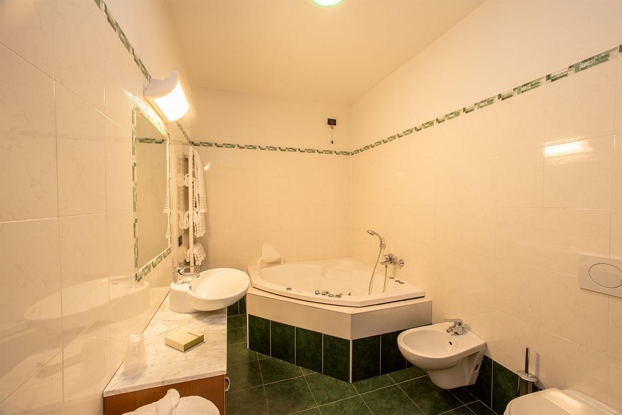 Hotel Conteverde Монтекио Емилия Екстериор снимка